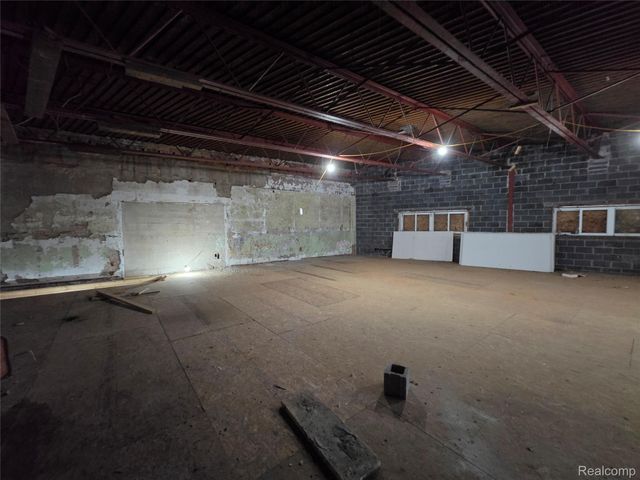 13303 Gratiot Avenue, Detroit, MI 48205