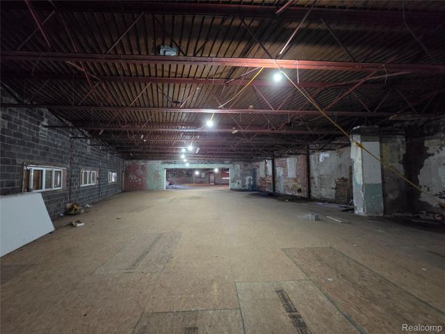 13303 Gratiot Avenue, Detroit, MI 48205