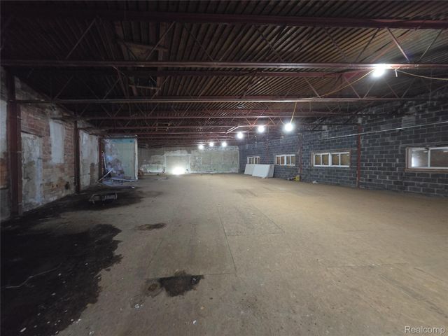 13303 Gratiot Avenue, Detroit, MI 48205