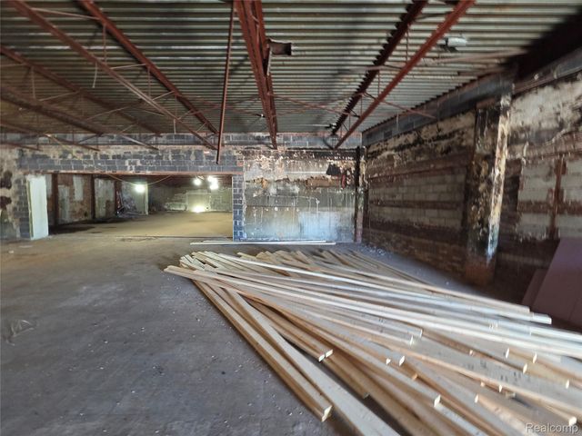 13303 Gratiot Avenue, Detroit, MI 48205