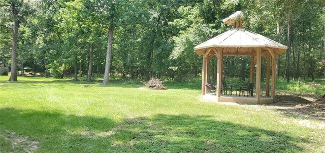 28 Lakeway Street, Conroe, TX 77304