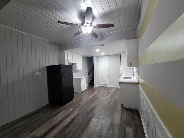 28 Lakeway Street, Conroe, TX 77304