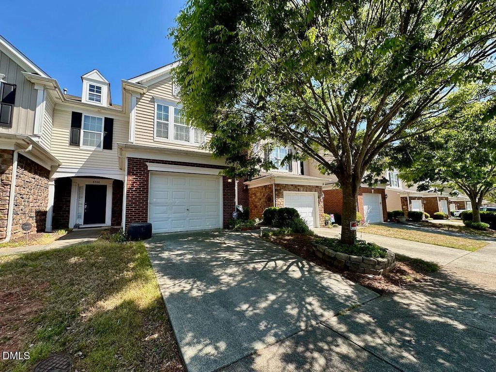 8318 Pilots View Drive, Raleigh, NC 27617