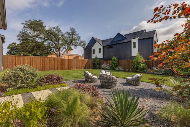 1606 Old Gate Lane, Dallas, TX 75218