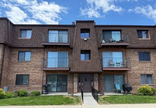 718 Cobblestone Circle C, Glenview, IL 60025