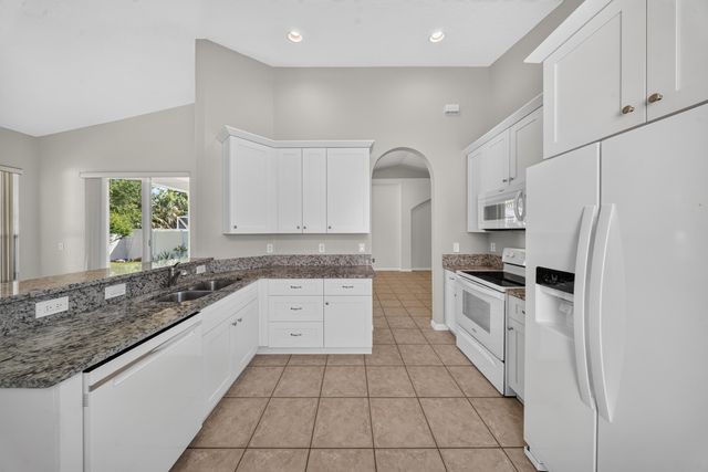 5743 Sunberry Circle, Fort Pierce, FL 34951