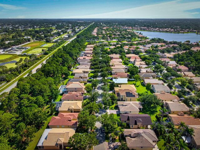 5743 Sunberry Circle, Fort Pierce, FL 34951