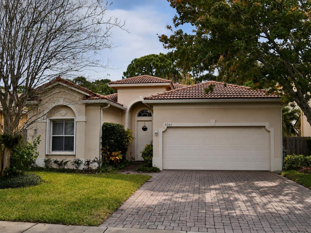 5743 Sunberry Circle, Fort Pierce, FL 34951