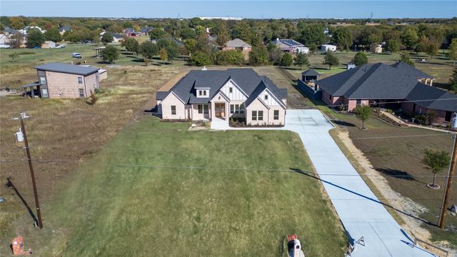 819 Meadow Lark Lane, Red Oak, TX 75154