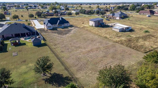 819 Meadow Lark Lane, Red Oak, TX 75154