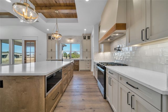 819 Meadow Lark Lane, Red Oak, TX 75154