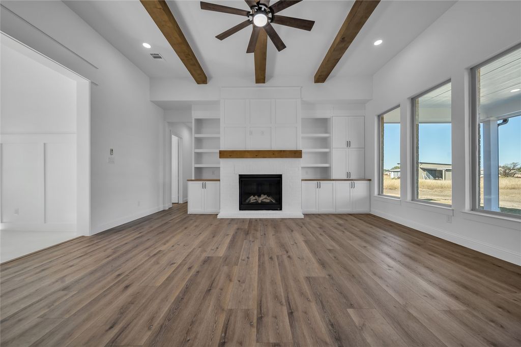 819 Meadow Lark Lane, Red Oak, TX 75154