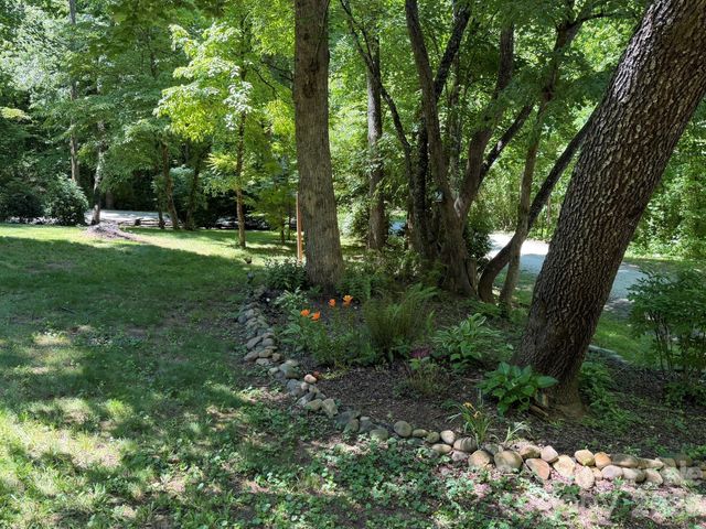 315 Honey Locust Lane, Whittier, NC 28789