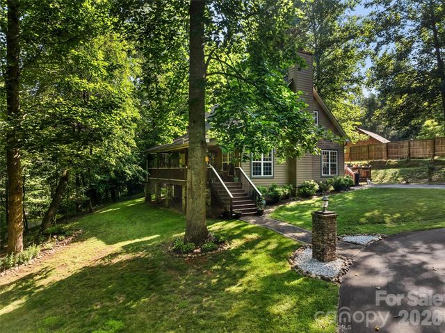 315 Honey Locust Lane, Whittier, NC 28789
