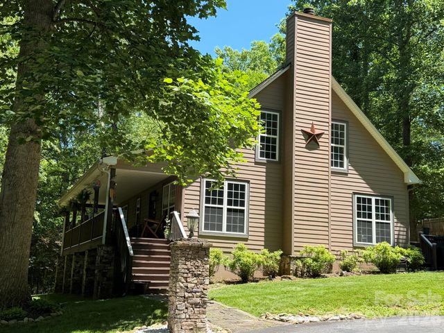 315 Honey Locust Lane, Whittier, NC 28789