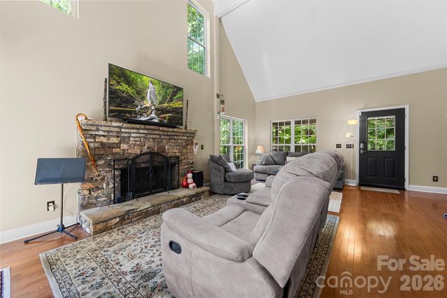 315 Honey Locust Lane, Whittier, NC 28789