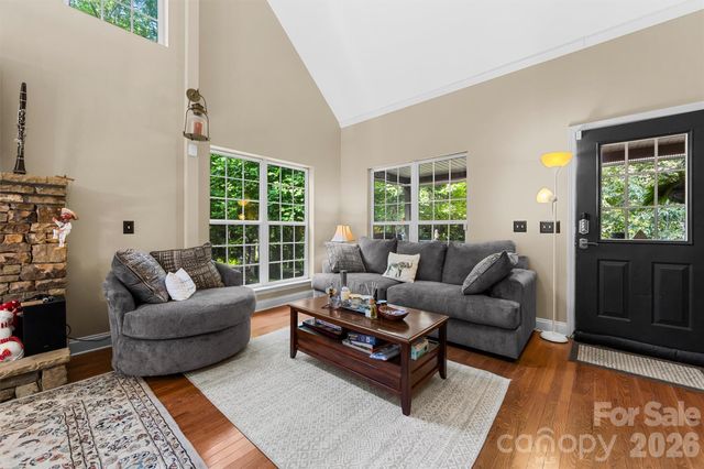 315 Honey Locust Lane, Whittier, NC 28789