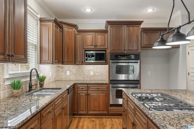 1408 COVE PARK CIRCLE, Hoover, AL 35242