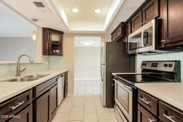 5010 W KALER Drive, Glendale, AZ 85301