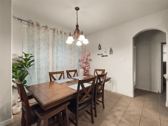 5801 Mira Lago Lane, Arlington, TX 76017