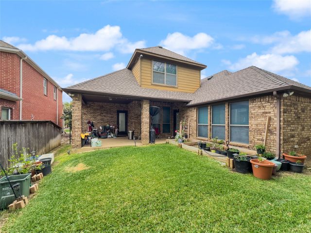 5801 Mira Lago Lane, Arlington, TX 76017