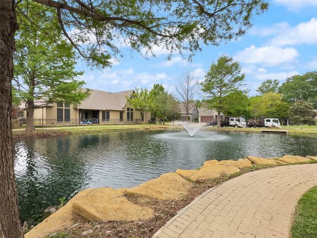 5801 Mira Lago Lane, Arlington, TX 76017