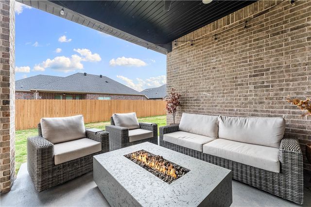 541 Bronco Street, Centerton, AR 72719