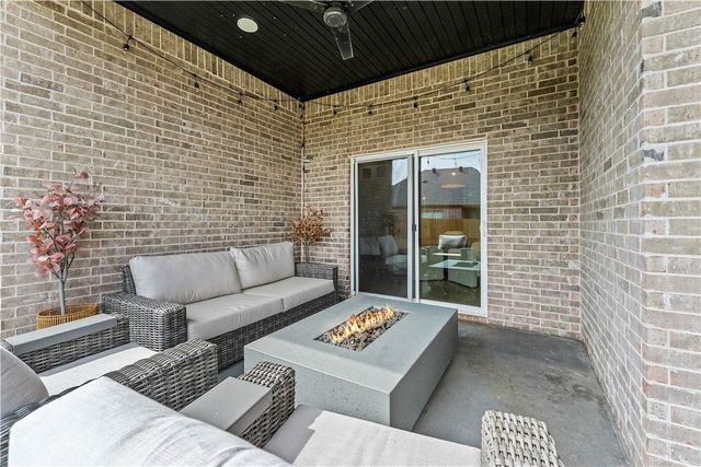 541 Bronco Street, Centerton, AR 72719