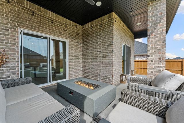 541 Bronco Street, Centerton, AR 72719