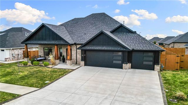 541 Bronco Street, Centerton, AR 72719