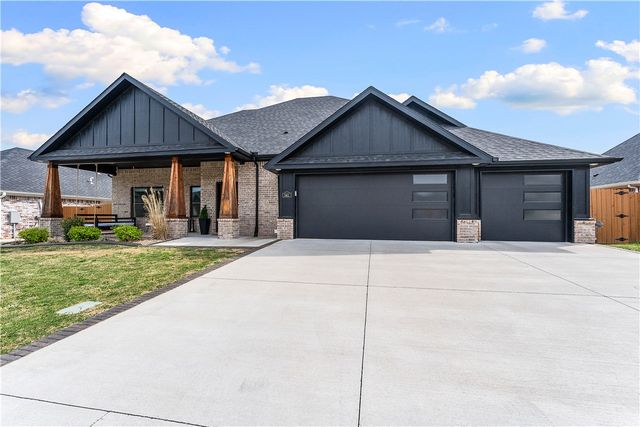 541 Bronco Street, Centerton, AR 72719