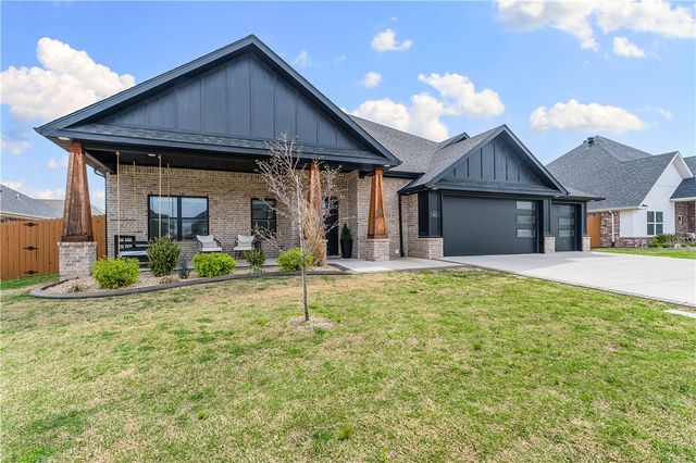 541 Bronco Street, Centerton, AR 72719