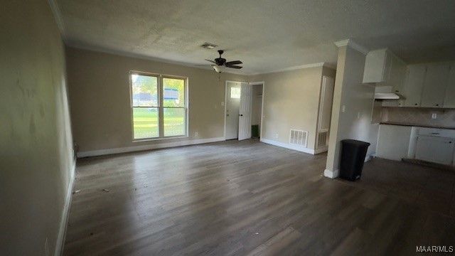 152 MEADOW LANE Drive, Elmore, AL 36025