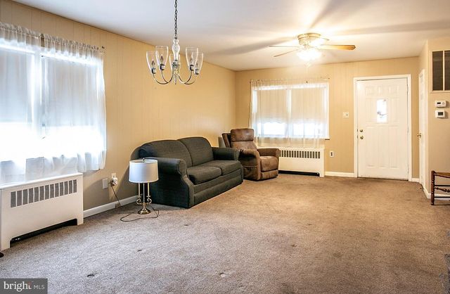 927 HAMILTON ST, Norristown, PA 19401