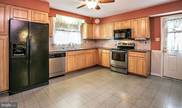 927 HAMILTON ST, Norristown, PA 19401
