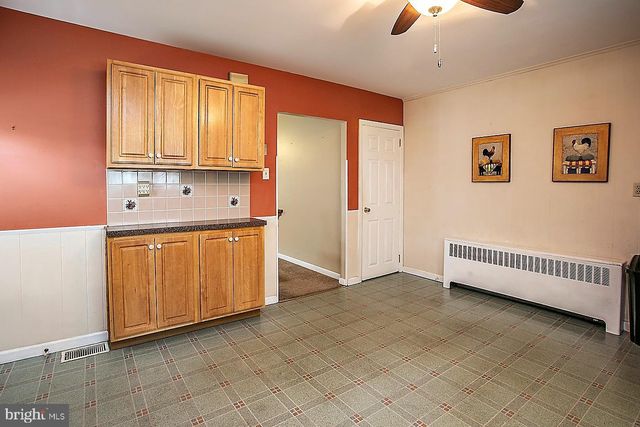 927 HAMILTON ST, Norristown, PA 19401