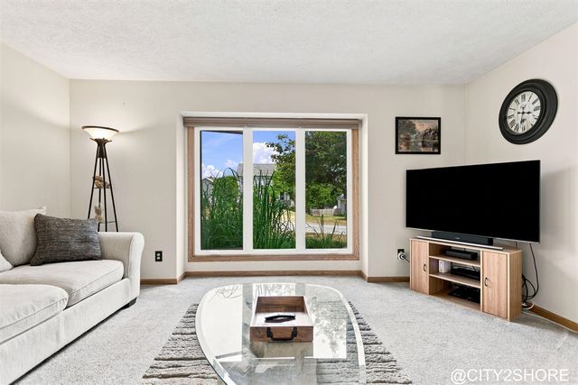 6719 Crown Point Drive, Hudsonville, MI 49426