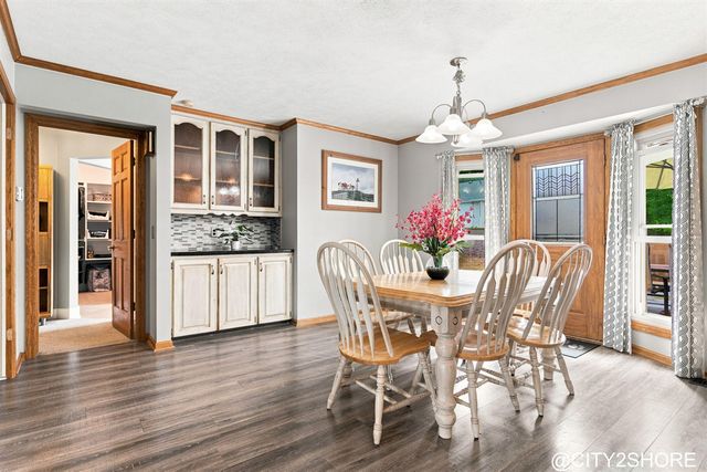 6719 Crown Point Drive, Hudsonville, MI 49426