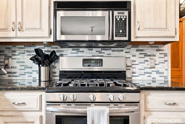 6719 Crown Point Drive, Hudsonville, MI 49426
