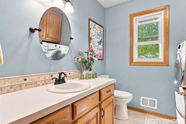 6719 Crown Point Drive, Hudsonville, MI 49426