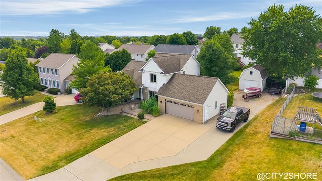 6719 Crown Point Drive, Hudsonville, MI 49426