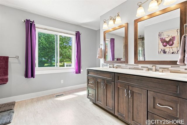 6719 Crown Point Drive, Hudsonville, MI 49426