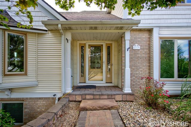 6719 Crown Point Drive, Hudsonville, MI 49426