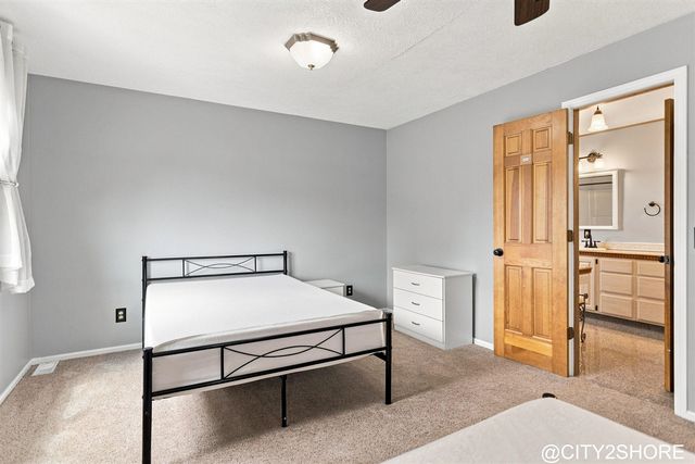 6719 Crown Point Drive, Hudsonville, MI 49426