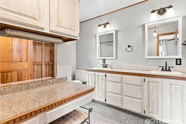 6719 Crown Point Drive, Hudsonville, MI 49426