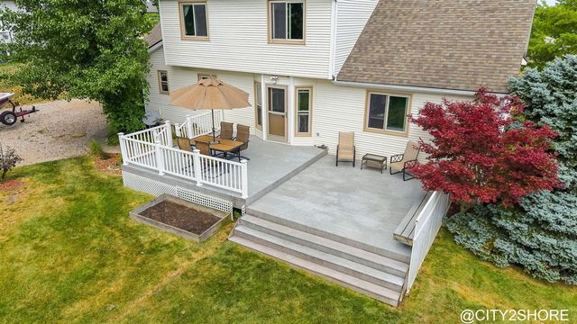 6719 Crown Point Drive, Hudsonville, MI 49426