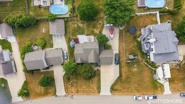 6719 Crown Point Drive, Hudsonville, MI 49426