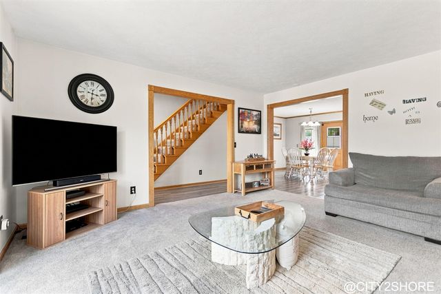 6719 Crown Point Drive, Hudsonville, MI 49426