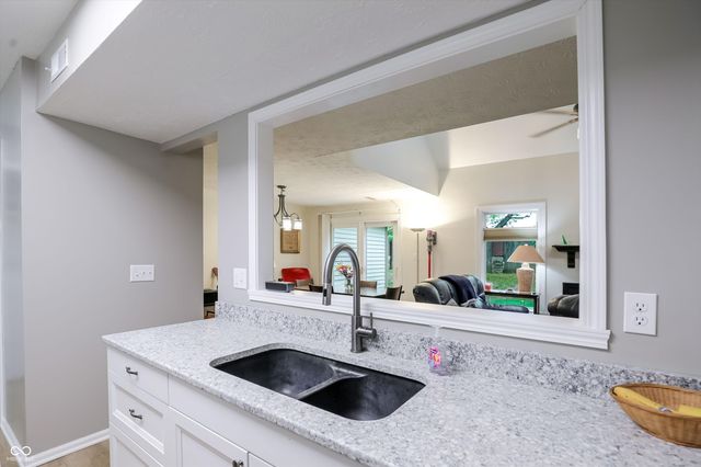 3040 Bayberry Court W, Carmel, IN 46033