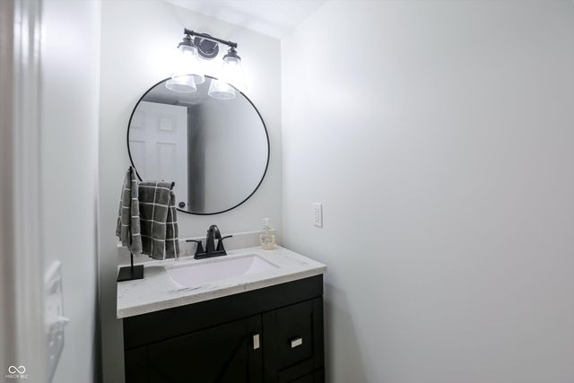 3040 Bayberry Court W, Carmel, IN 46033